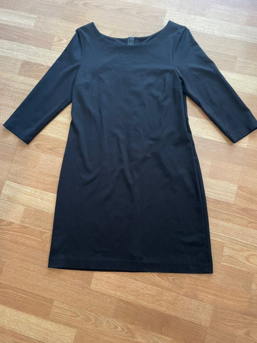 Banana Republic Size 12 women's black dress, gold zipper in back, slimming